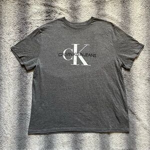 Calvin Klein Classic Gray T-Shirt Men’s XL White Print Casual T Shirt